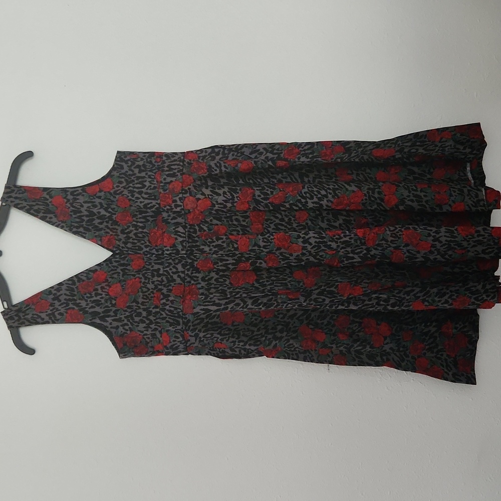 TORRID: Leopard And Roses Dress With POCKETS - Picture 4 of 7